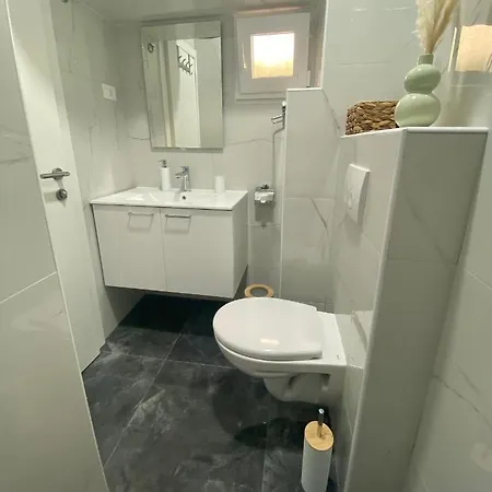 Lucy Apartment