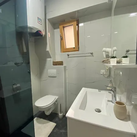 Apartament Lucy *